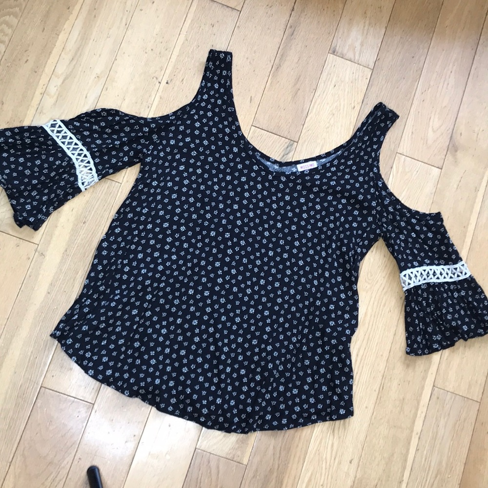 NWOT cold shoulder top